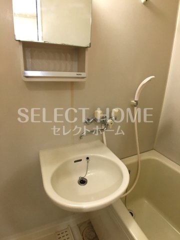 洗面設備　脱衣スペースもあります