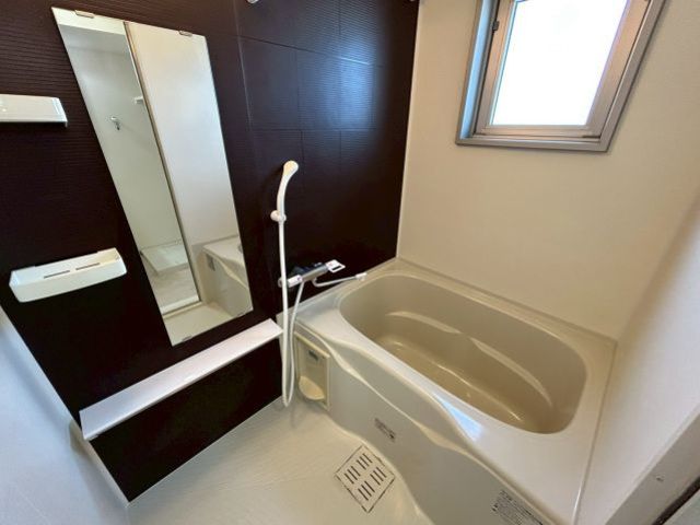バス・シャワールーム　別部屋の写真です