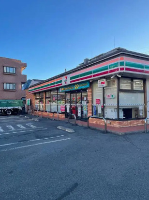 コンビニ　セブンイレブン 調布ヶ丘3丁目店（コンビニ）まで132m