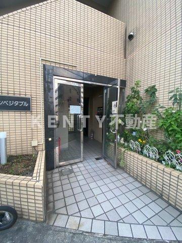 エントランス　建物の内部です