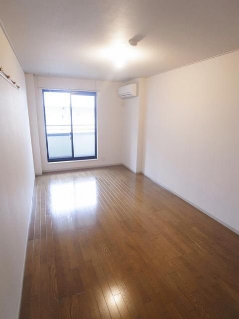居室・リビング　★ゆったりしたお部屋です★