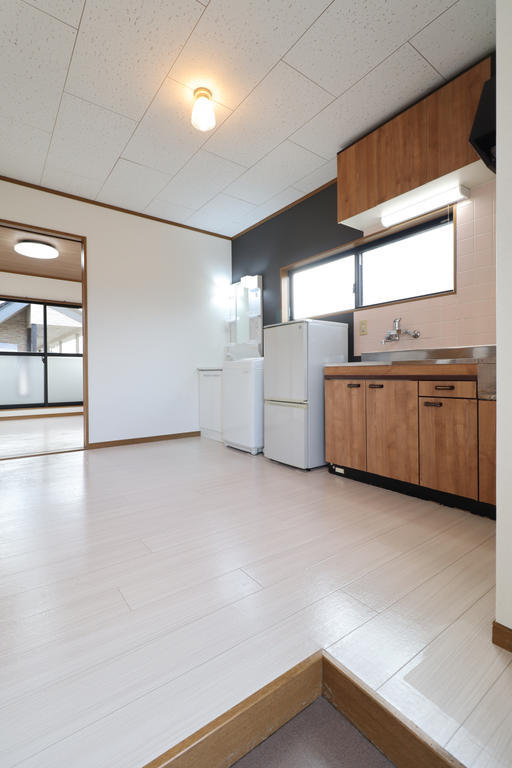 玄関　シューズクローク付。がさばる靴もすっきり収納♪