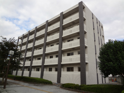 建物外観　5階建てのマンション　西向きです♪
