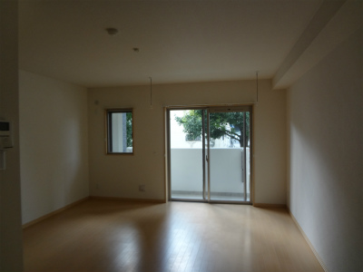 居室・リビング　どんな感じのお部屋にしようかなぁ～、あっ、観葉植物も置こう