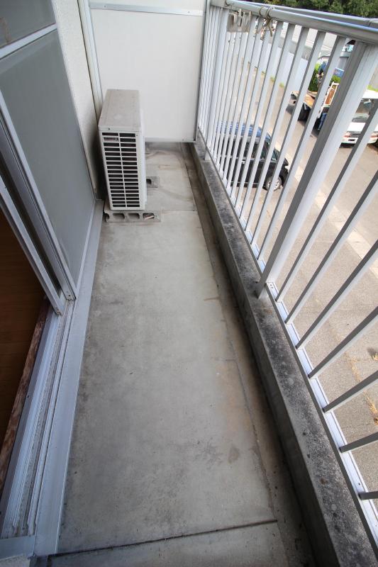 バルコニー　日当たりの良いバルコニー