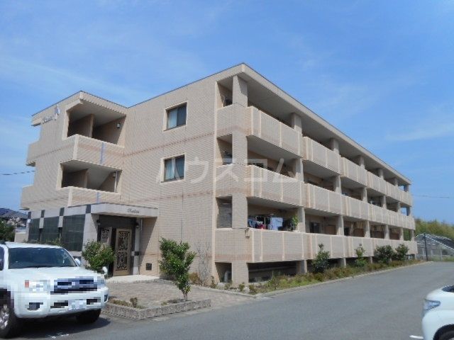 御前崎市池新田のマンションの建物外観