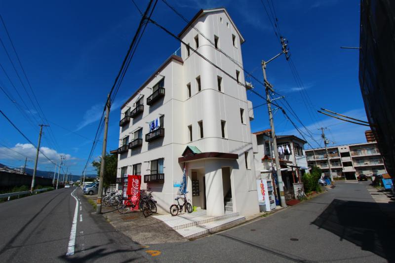 【高松市西町のマンションの建物外観】