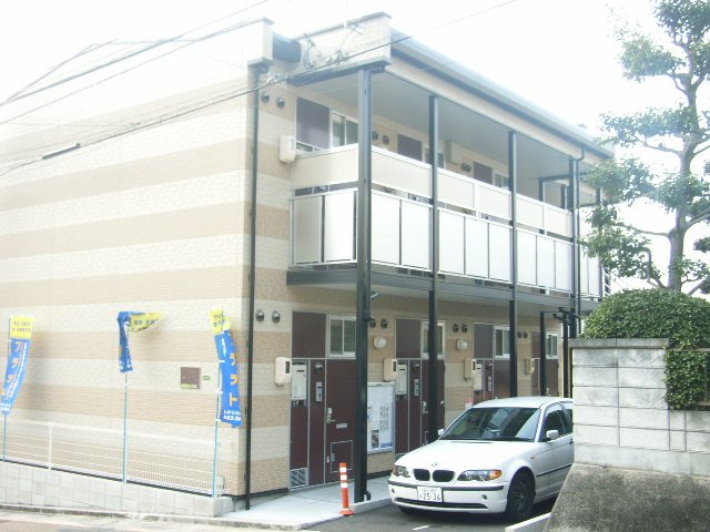 【広島市南区丹那新町のアパートのロビー】