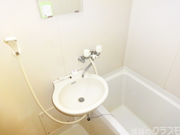 バス・シャワールーム　お風呂とトイレは別なんです◎