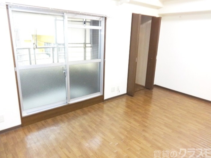 居室・リビング　広々１０．０帖の洋室です♪