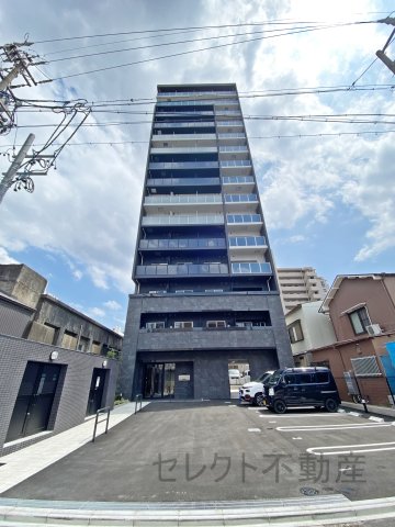 名古屋市中川区尾頭橋のマンションの建物外観