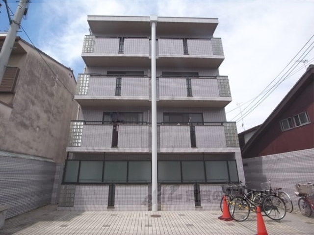 京都市上京区瓢箪図子町のマンションの建物外観