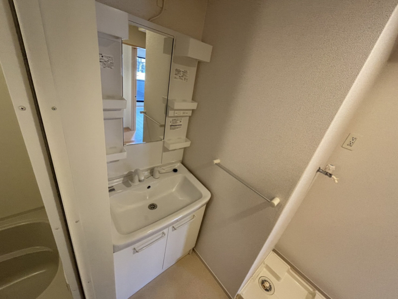 【茨木市大住町のアパートの洗面設備】