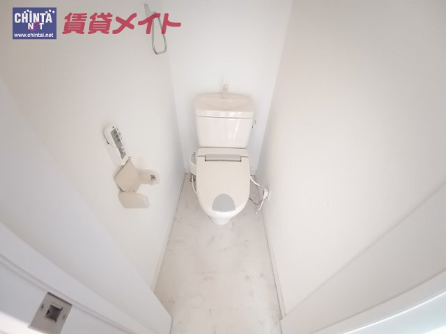 【鈴鹿市野町中のアパートのトイレ】