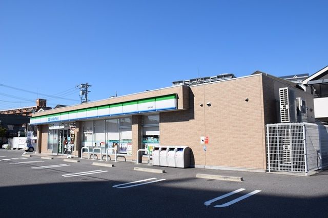 【名古屋市緑区鳴海町のアパートのコンビニ】