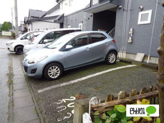 【盛岡市浅岸のアパートの駐車場】