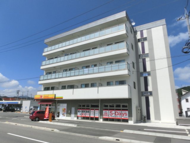 【OTO寺家駅前の建物外観】