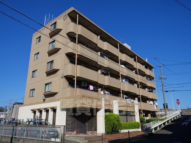 【名古屋市熱田区千年のマンションの建物外観】