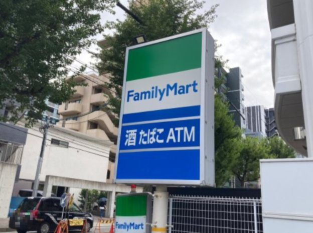 コンビニ　ファミリーマート たちばな店（コンビニ）まで112m