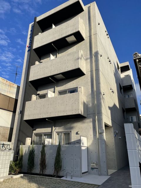 【ジーイードゥの建物外観】