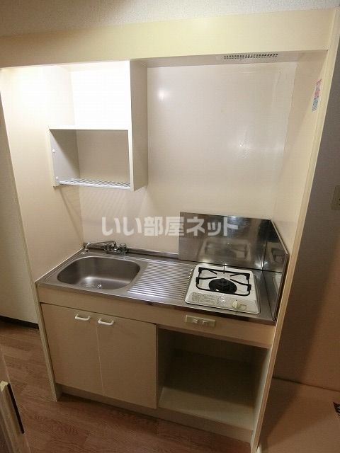 【津市栗真町屋町のマンションのキッチン】