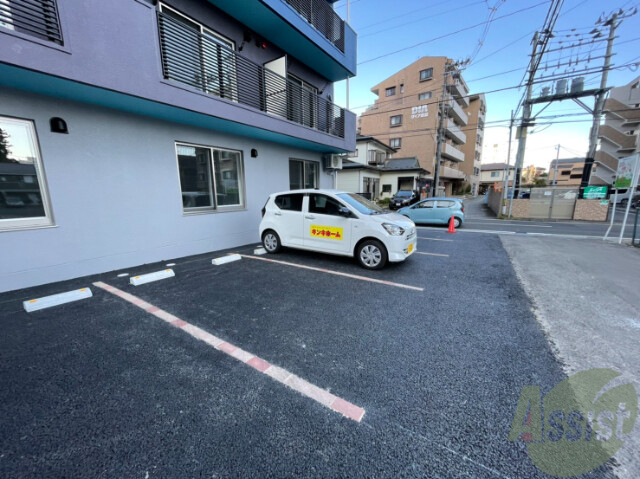 【仙台市青葉区霊屋下のマンションの駐車場】