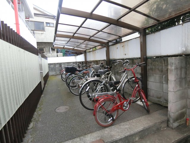 【メゾン熊野町の駐車場】