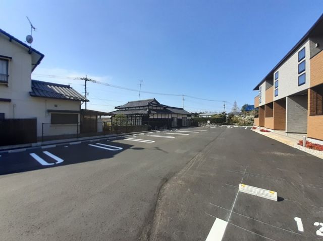 【遠賀郡水巻町杁のアパートの駐車場】