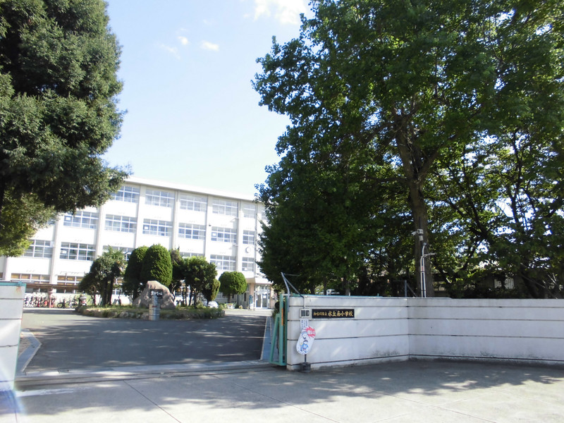 【河原戸建の小学校】