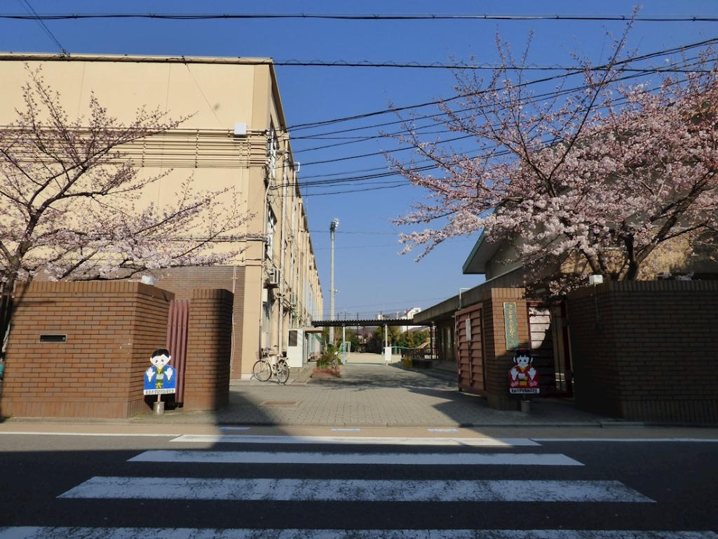 【船岡山荘の小学校】