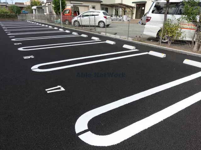 駐車場　駐車場