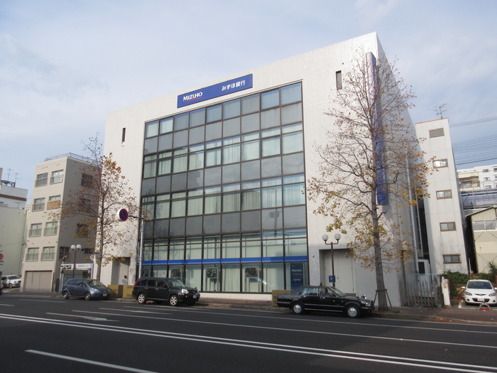 銀行　みずほ銀行（銀行）まで990m