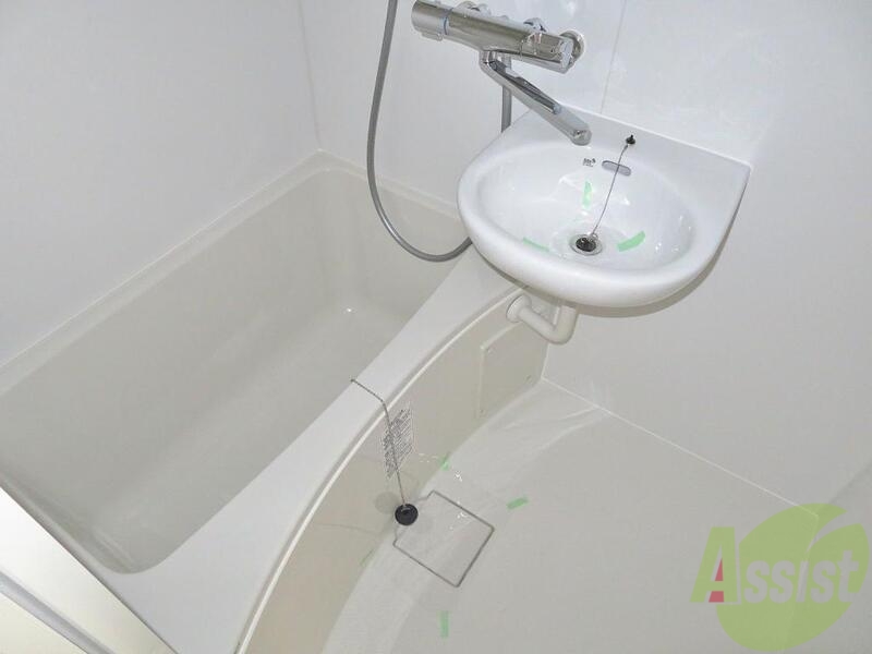 バス・シャワールーム　キレイなお風呂です。一日の仕事疲れをとってリフレッシュ。