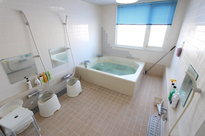 バス・シャワールーム　共用浴室です