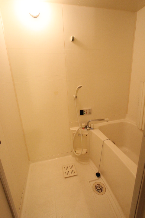 バス・シャワールーム　反転写真参照