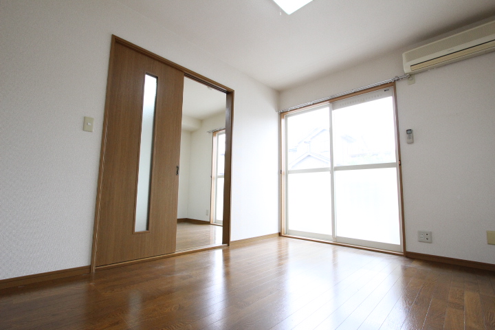 居室・リビング　反転写真参照