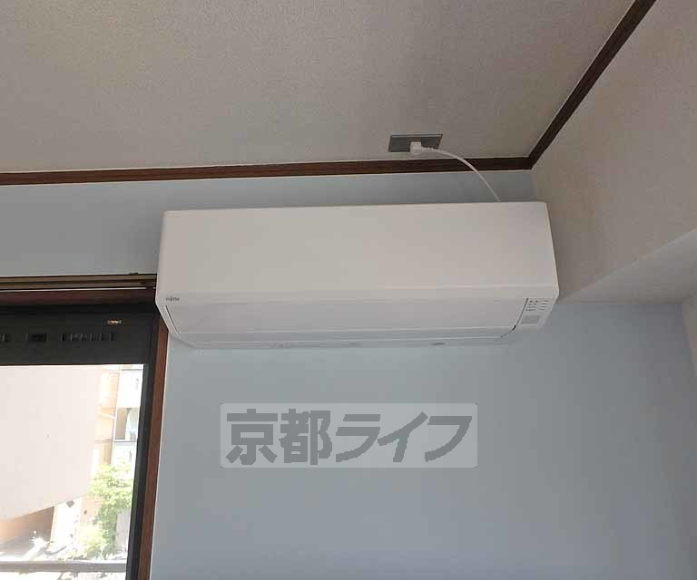 その他設備　真夏と真冬のお部屋を快適にしてくれます