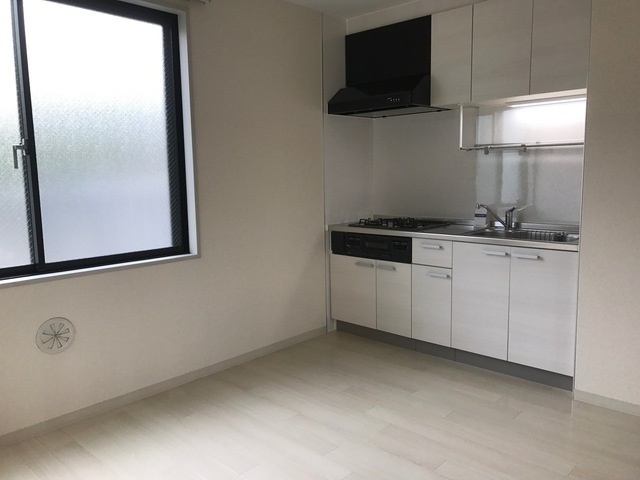 キッチン　別号室参考写真（反転）