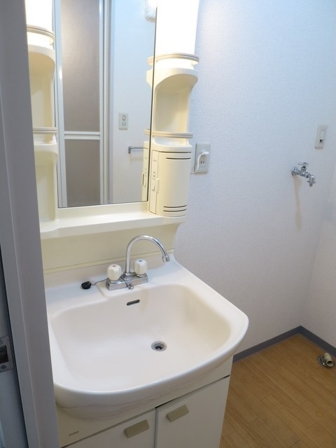 洗面設備　別号室参考写真（反転）