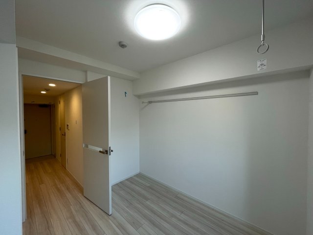 居室・リビング　参考写真（同物件別部屋）