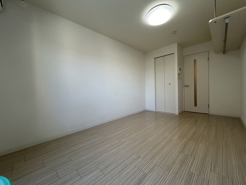 居室・リビング　203号室の写真です