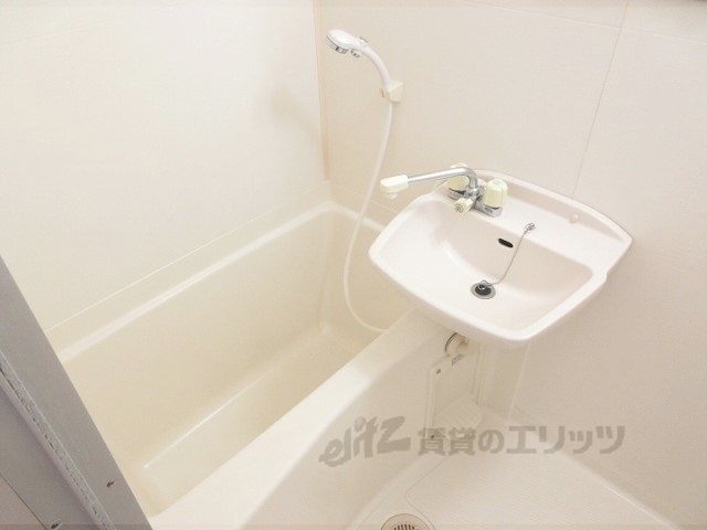 バス・シャワールーム　バス