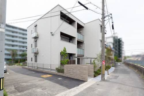 建物外観　積水ハウス施工の賃貸住宅です。