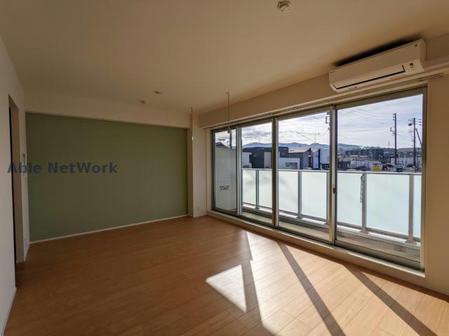 居室・リビング　明るく開放的なリビング