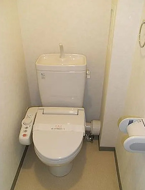 トイレ　別部屋の写真を使用しております。