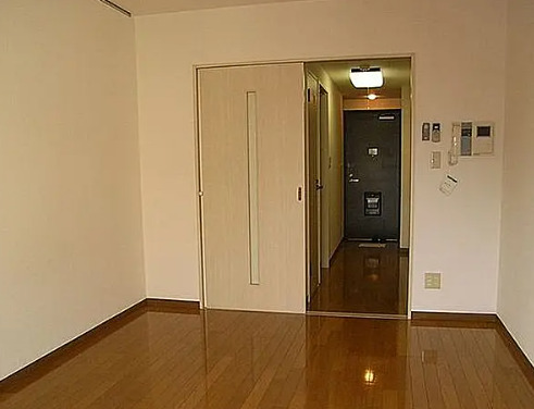 居室・リビング　別部屋の写真を使用しております。