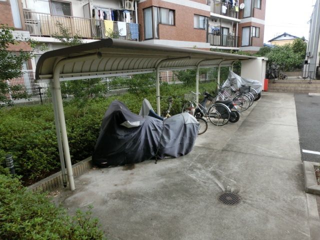 その他共有部分　屋根付駐輪場です。
