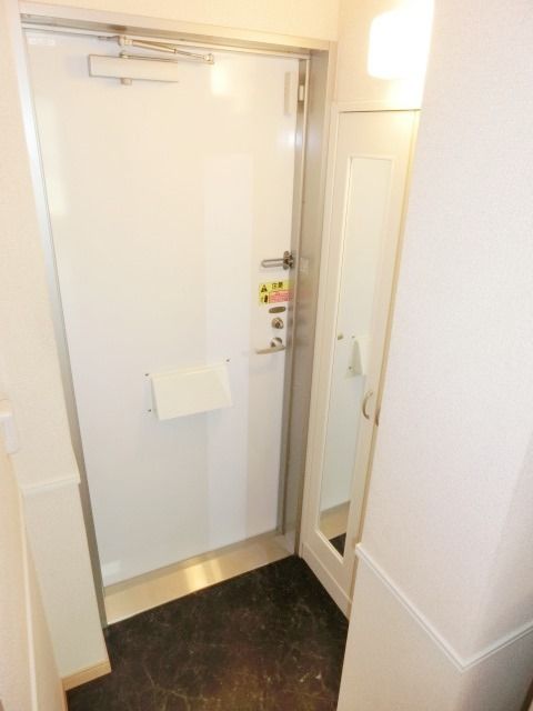 玄関　玄関収納もたっぷりです