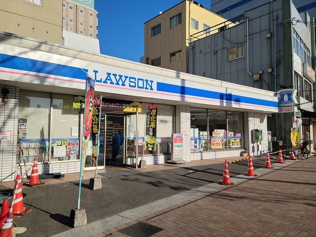 コンビニ　ローソン徳山駅前店（コンビニ）まで450m