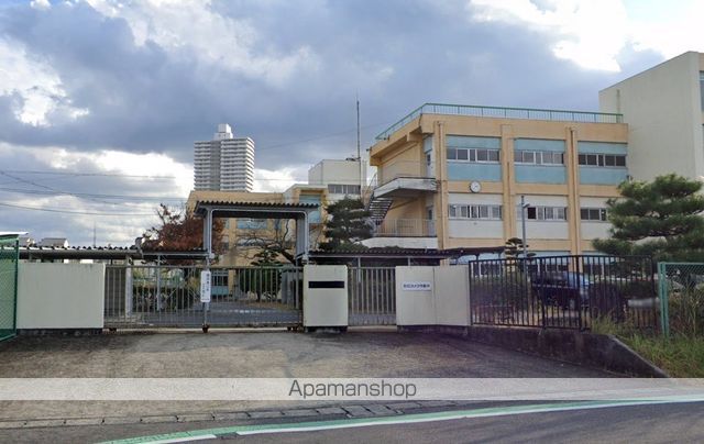 中学校　篠岡中学校（中学校）まで1569m